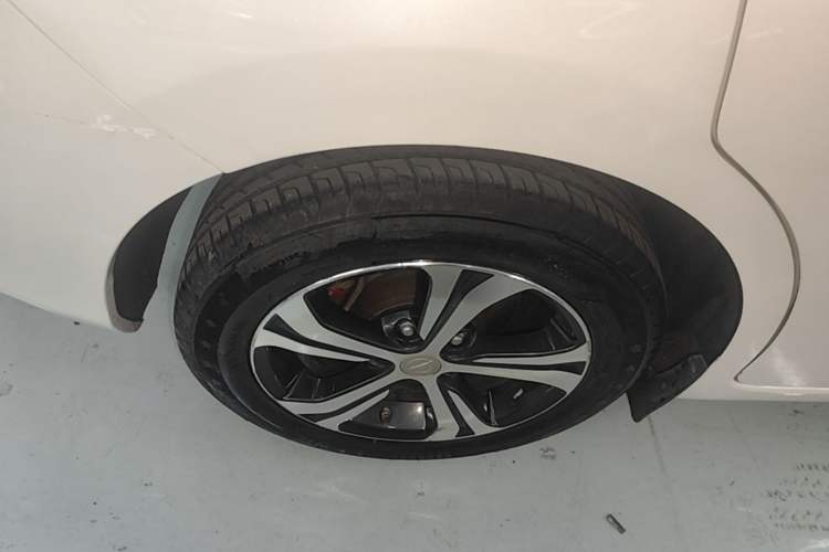 Used Nissan Tiida 2016 1.6L CVT Smart Drive Edition Right Rear Wheel Hub