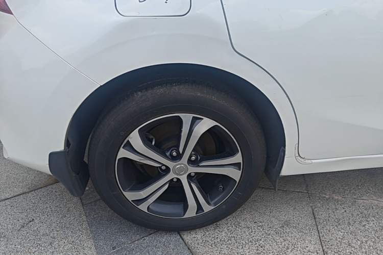 Used Nissan Tiida 2016 1.6L CVT Smart Drive Edition Right Rear Wheel Hub