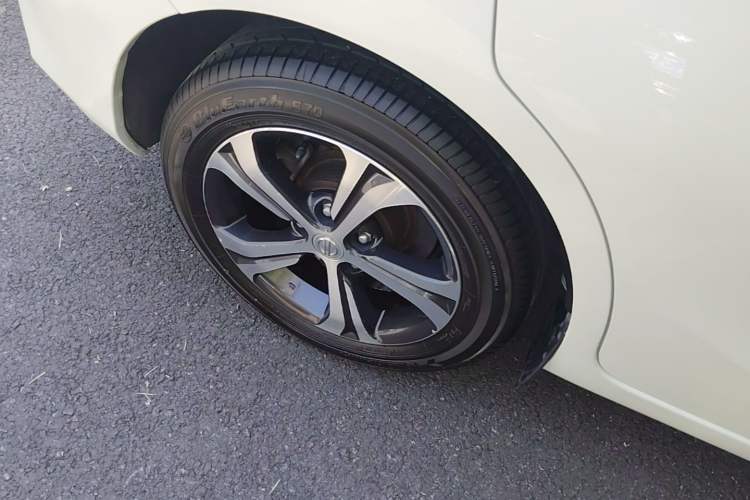 Used Nissan Tiida 2016 1.6L CVT Smart Drive Edition Right Rear Wheel Hub