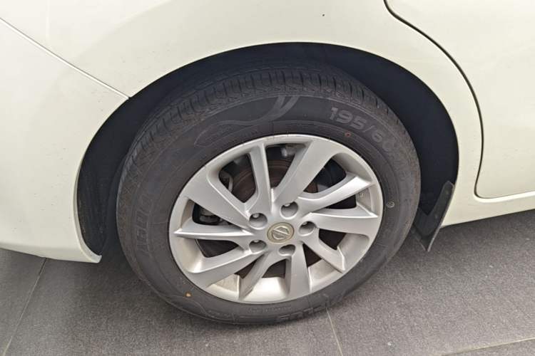 Used Nissan Tiida 2016 1.6L CVT Cool Dynamic Edition Right Rear Wheel Hub