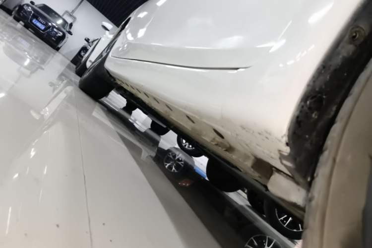 Used Nissan Tiida 2016 1.6L CVT Smart Drive Edition Right Side Sill