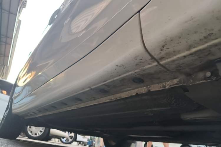 Used Nissan Tiida 2016 1.6L CVT Smart Drive Edition Right Side Sill