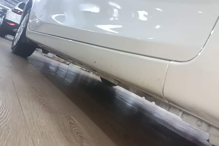Used Nissan Tiida 2016 1.6L CVT Cool Dynamic Edition Right Side Sill