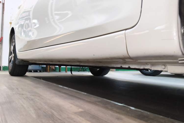 Used Nissan Tiida 2016 1.6L CVT Smart Drive Edition Right Side Sill