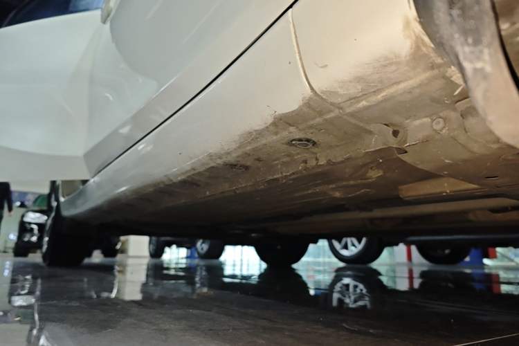 Used Nissan Tiida 2016 1.6L CVT Smart Drive Edition Right Side Sill