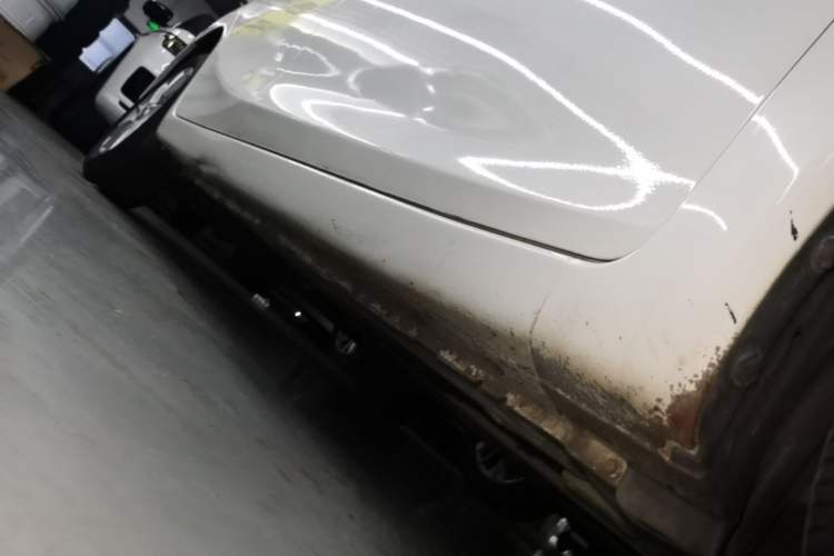 Used Nissan Tiida 2016 1.6L CVT Cool Dynamic Edition Right Side Sill
