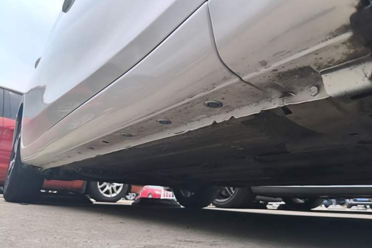 Used Nissan Tiida 2016 1.6L CVT Smart Drive Edition Right Side Sill