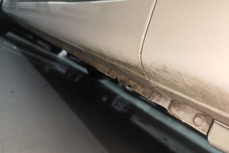 Used Nissan Tiida 2016 1.6L CVT Smart Drive Edition Right Side Sill