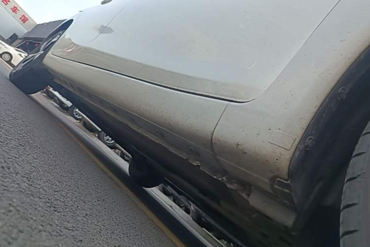 Used Nissan Tiida 2016 1.6L CVT Smart Drive Edition Right Side Sill