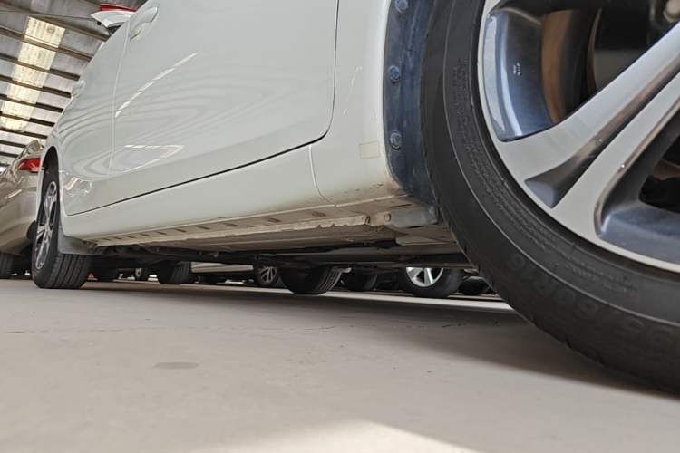 Used Nissan Tiida 2016 1.6L CVT Smart Drive Edition Right Side Sill