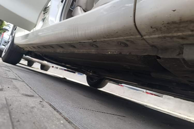 Used Nissan Tiida 2016 1.6L CVT Smart Drive Edition Right Side Sill