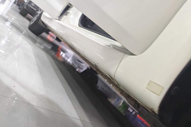 Used Nissan Tiida 2016 1.6L CVT Smart Drive Edition Right Side Sill