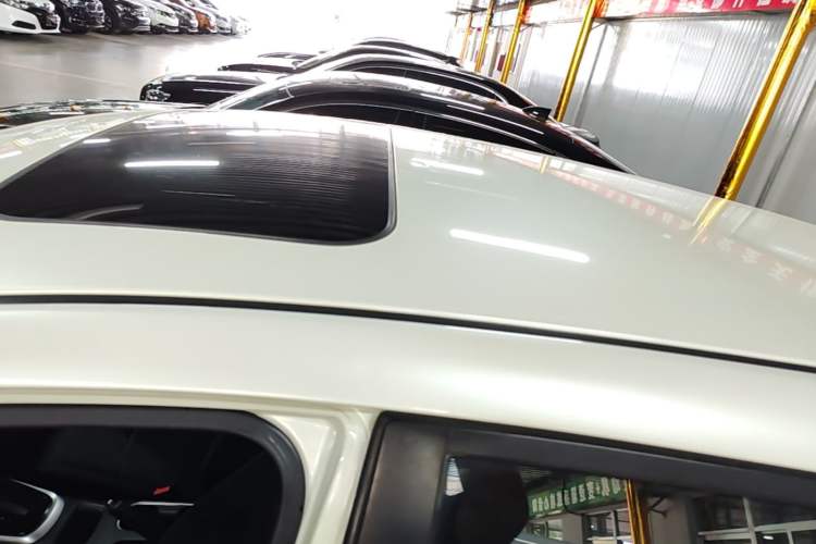 Used Nissan Tiida 2016 1.6L CVT Cool Dynamic Edition Roof