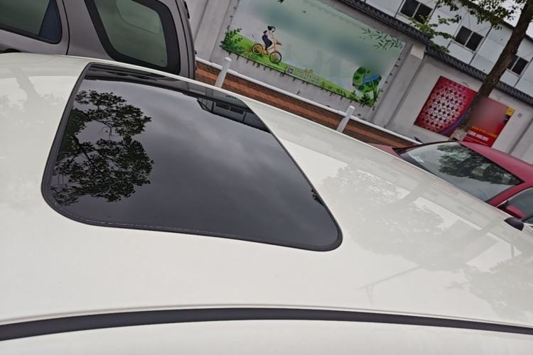 Used Nissan Tiida 2016 1.6L CVT Smart Drive Edition Roof