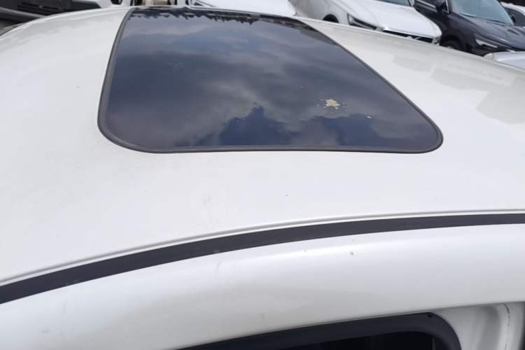 Used Nissan Tiida 2016 1.6L CVT ZhiZun Edition Roof