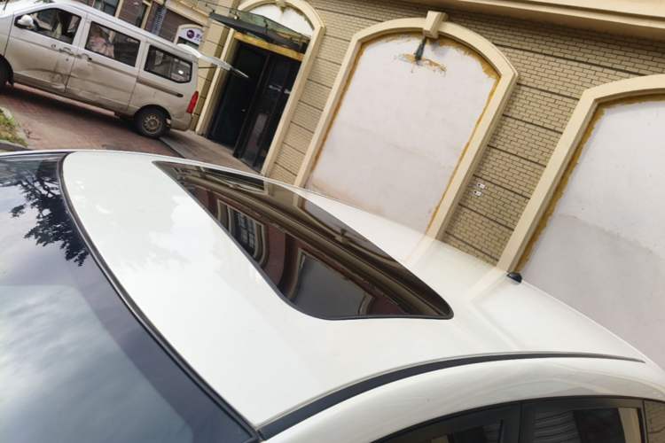 Used Nissan Tiida 2016 1.6L CVT Cool Dynamic Edition Roof
