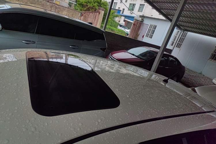 Used Nissan Tiida 2016 1.6L CVT Smart Drive Edition Roof
