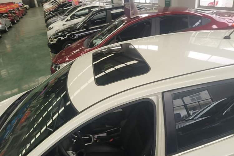 Used Nissan Tiida 2016 1.6L CVT Smart Drive Edition Roof