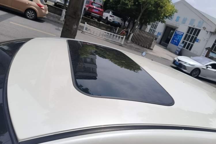 Used Nissan Tiida 2016 1.6L CVT Smart Drive Edition Roof