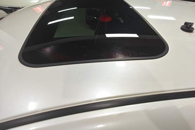 Used Nissan Tiida 2016 1.6L CVT Smart Drive Edition Roof