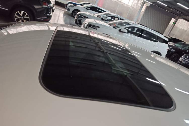 Used Nissan Tiida 2016 1.6L CVT Smart Drive Edition Roof
