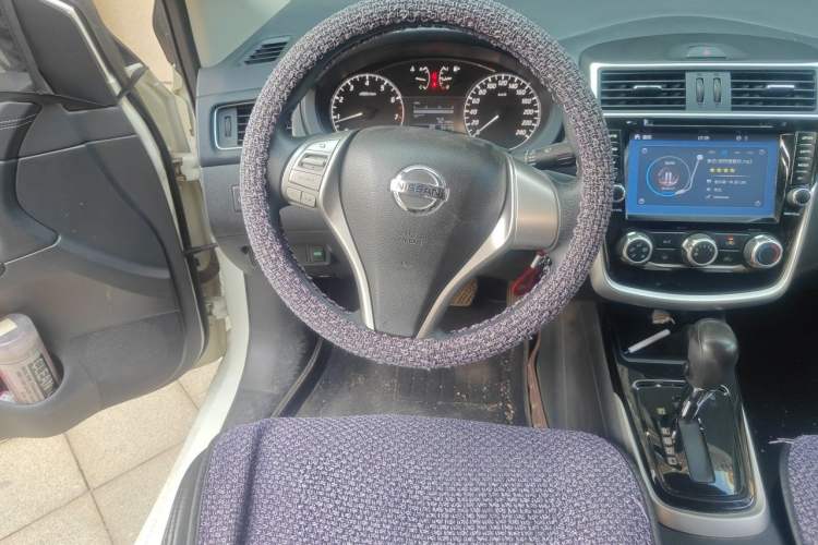 Used Nissan Tiida 2016 1.6L CVT Cool Dynamic Edition Steering Wheel