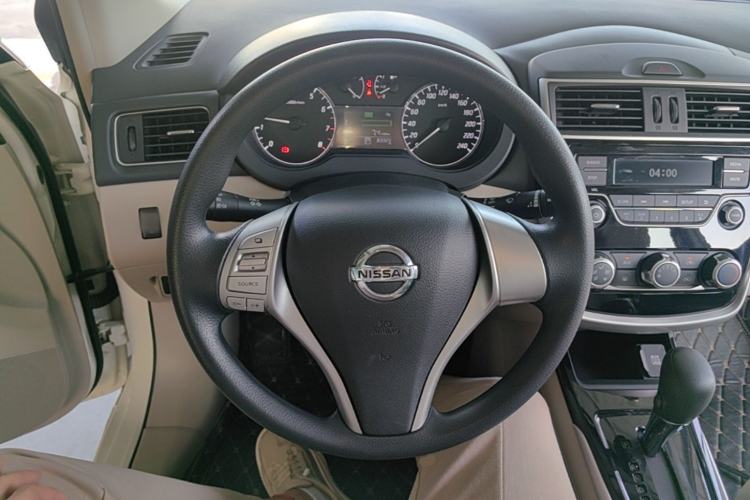 Used Nissan Tiida 2016 1.6L CVT Cool Dynamic Edition Steering Wheel