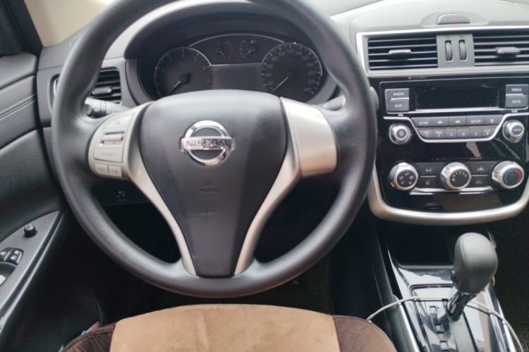 Used Nissan Tiida 2016 1.6L CVT Cool Dynamic Edition Steering Wheel