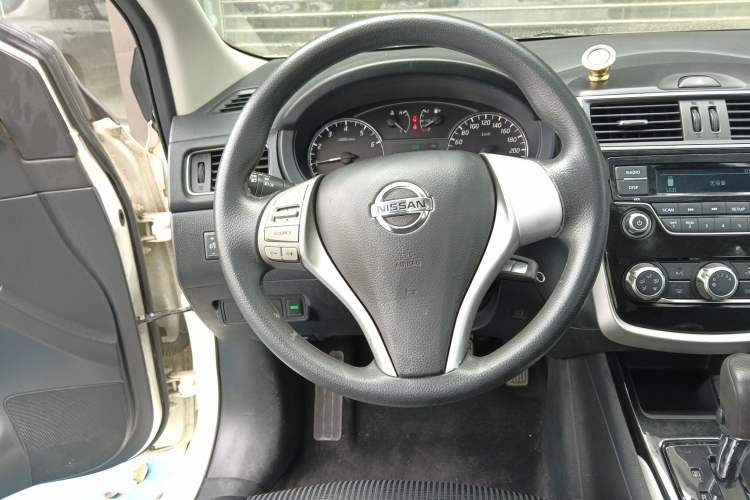 Used Nissan Tiida 2016 1.6L CVT Cool Dynamic Edition Steering Wheel