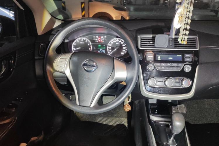 Used Nissan Tiida 2016 1.6L CVT Cool Dynamic Edition Steering Wheel