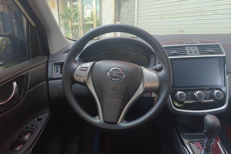 Used Nissan Tiida 2016 1.6L CVT Cool Dynamic Edition Steering Wheel