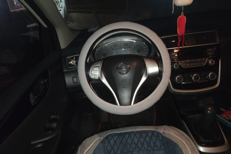 Used Nissan Tiida 2016 1.6L Manual Cool Edition Steering Wheel