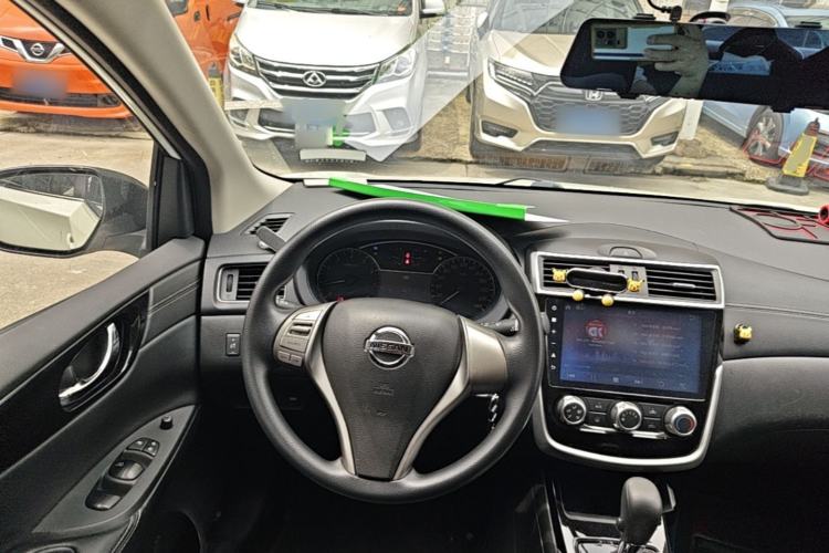Used Nissan Tiida 2016 1.6L CVT Cool Dynamic Edition Steering Wheel