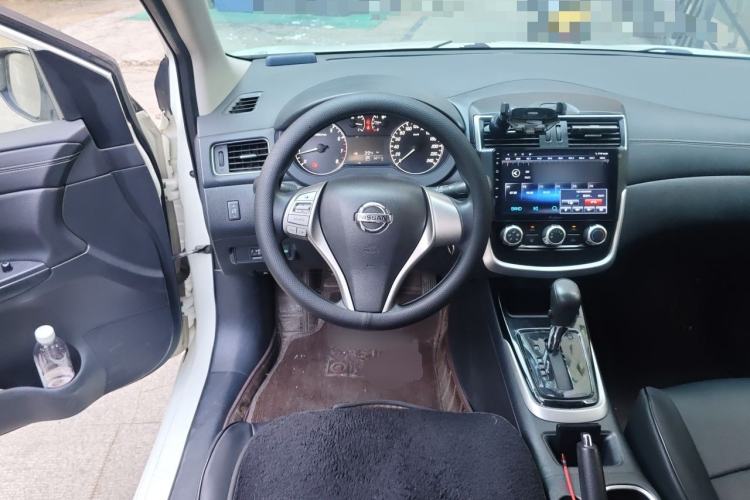 Used Nissan Tiida 2016 1.6L CVT Cool Dynamic Edition Steering Wheel