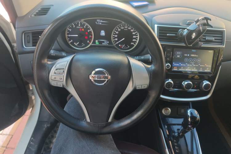 Used Nissan Tiida 2016 1.6L CVT Cool Dynamic Edition Steering Wheel