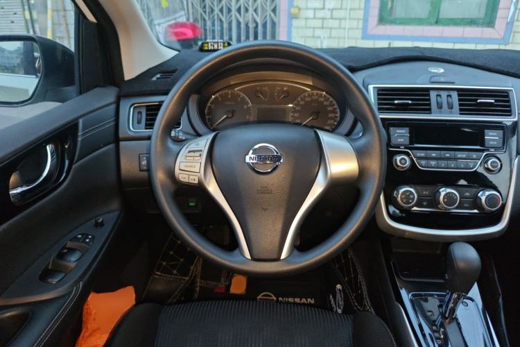 Used Nissan Tiida 2016 1.6L CVT Cool Dynamic Edition Steering Wheel
