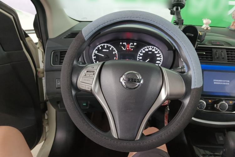 Used Nissan Tiida 2016 1.6L CVT Cool Dynamic Edition Steering Wheel