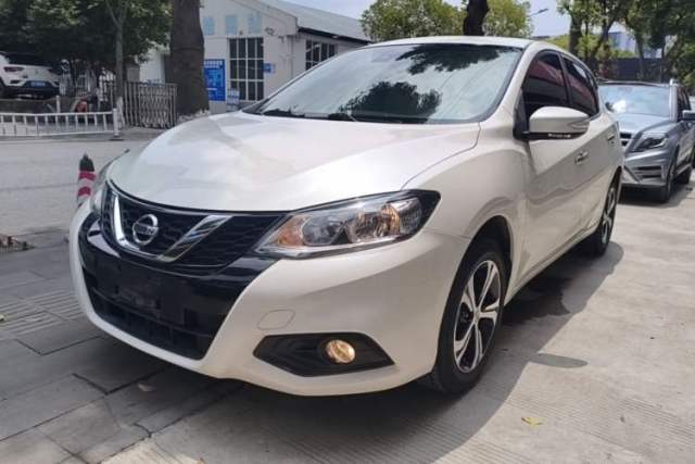 Ojetý Nissan Tiida 2016 1.6L CVT Smart Drive Edition