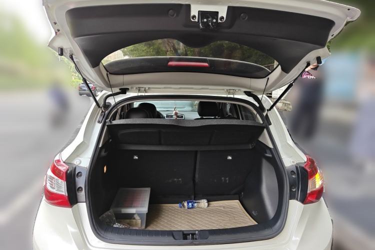Used Nissan Tiida 2016 1.6L CVT Cool Dynamic Edition Trunk
