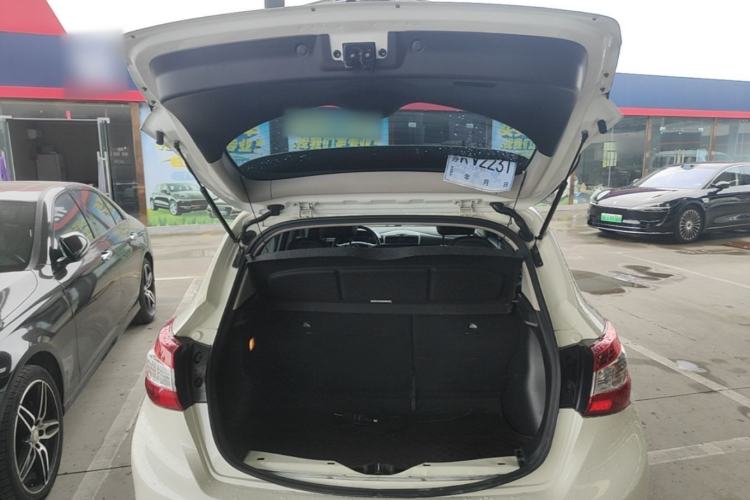 Used Nissan Tiida 2016 1.6L CVT Smart Drive Edition Trunk