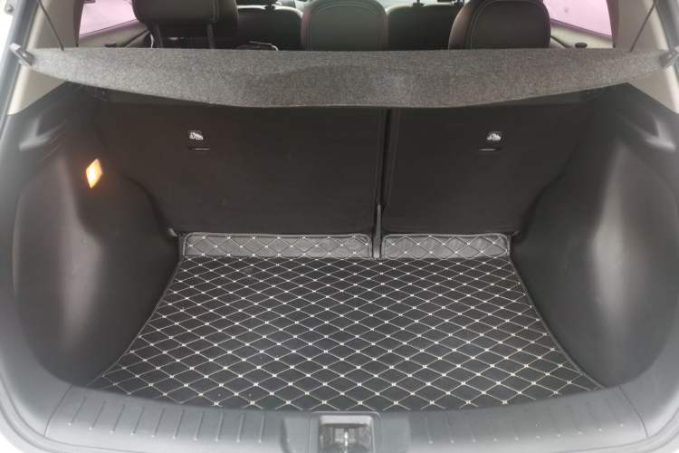 Used Nissan Tiida 2016 1.6L CVT Smart Drive Edition Trunk