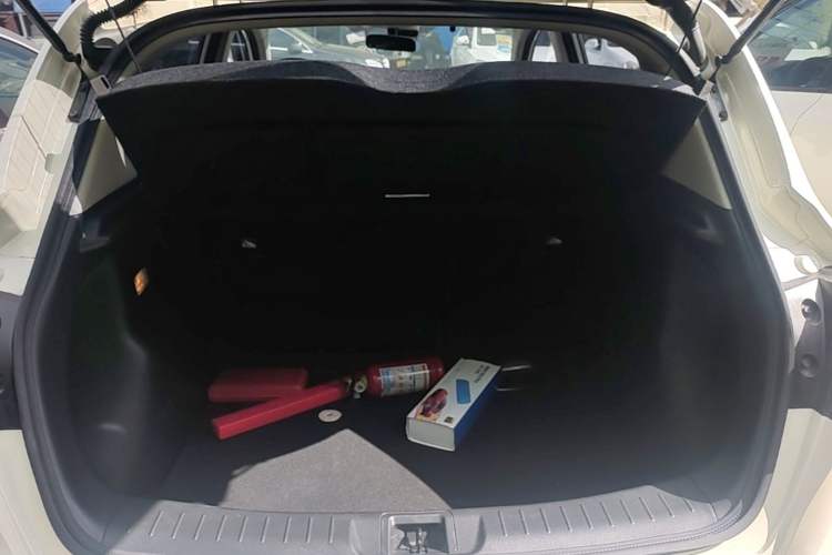 Used Nissan Tiida 2016 1.6L CVT Smart Drive Edition Trunk
