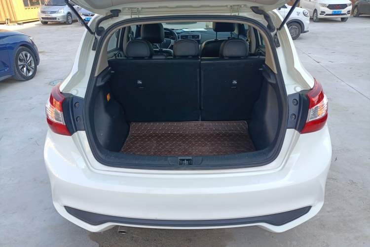 Used Nissan Tiida 2016 1.6L CVT Smart Drive Edition Trunk