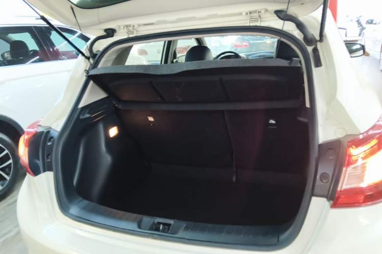Used Nissan Tiida 2016 1.6L CVT Smart Drive Edition Trunk