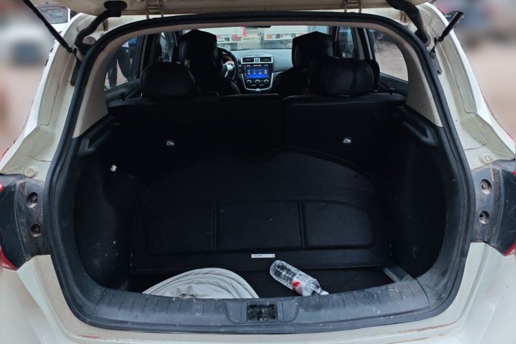 Used Nissan Tiida 2016 1.6L CVT Cool Dynamic Edition Trunk