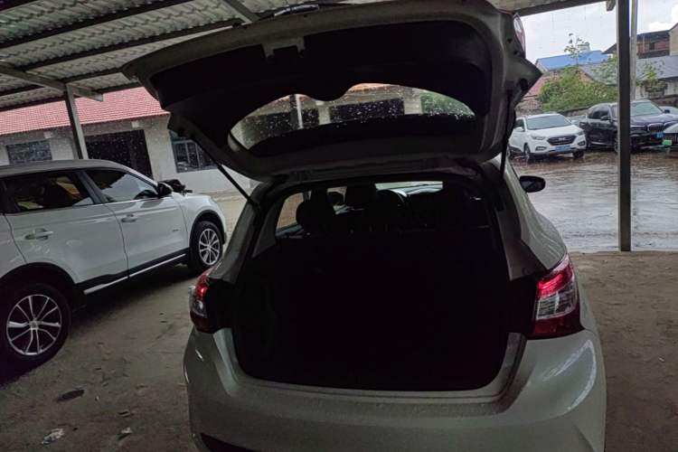 Used Nissan Tiida 2016 1.6L CVT Smart Drive Edition Trunk