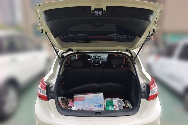 Used Nissan Tiida 2016 1.6L CVT Cool Dynamic Edition Trunk