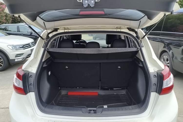 Used Nissan Tiida 2016 1.6L CVT Smart Drive Edition Trunk