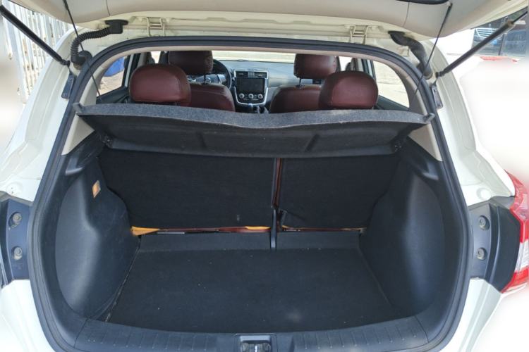 Used Nissan Tiida 2016 1.6L CVT Cool Dynamic Edition Trunk