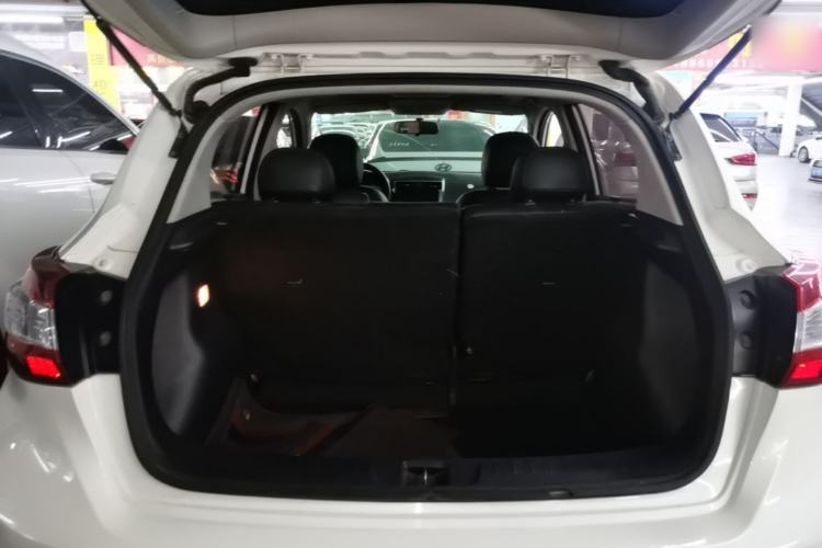 Used Nissan Tiida 2016 1.6L CVT Cool Dynamic Edition Trunk